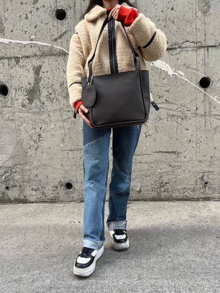 Brev Charmlı Omuz Çantası - Kahverengi